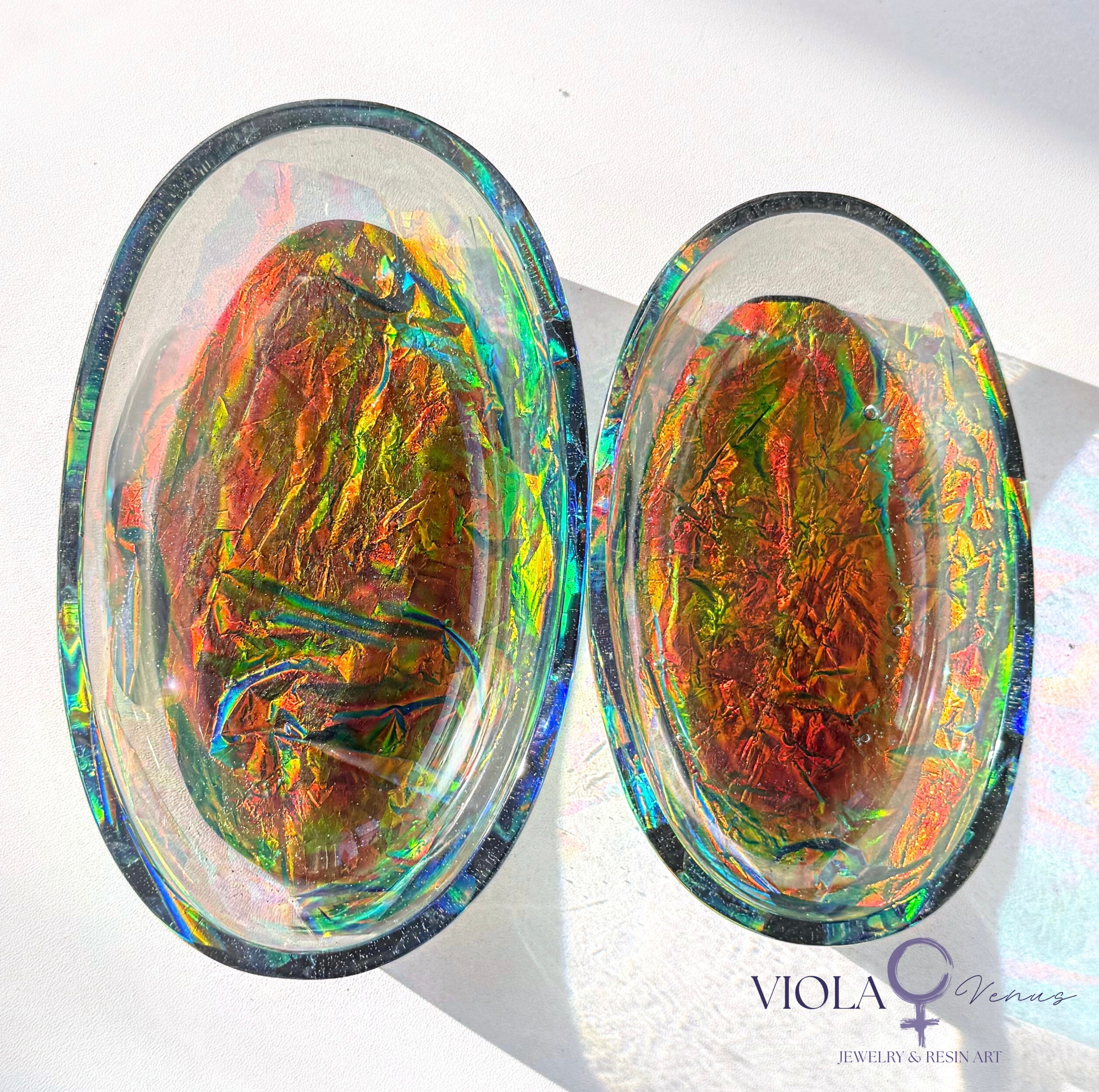 Luminous Aura – Iridescent Resin Bowl