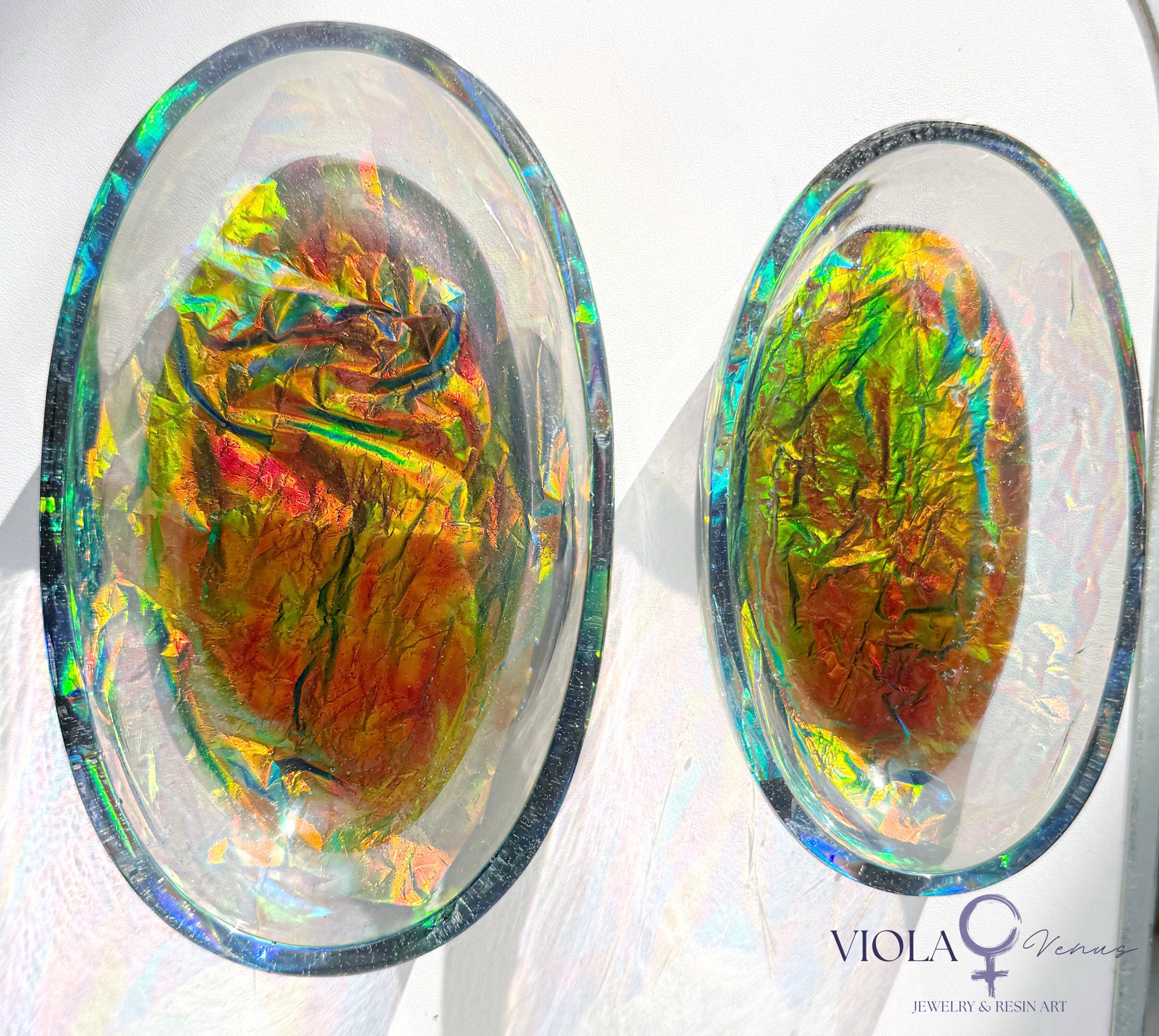 Luminous Aura – Iridescent Resin Bowl